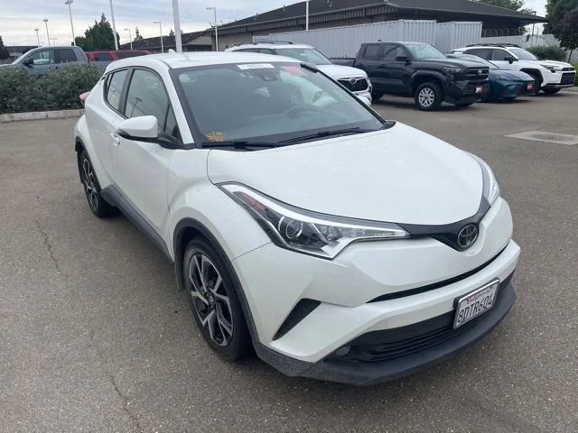 Certified Used 2018 Blizzard Pearl Toyota XLE Premium image 3