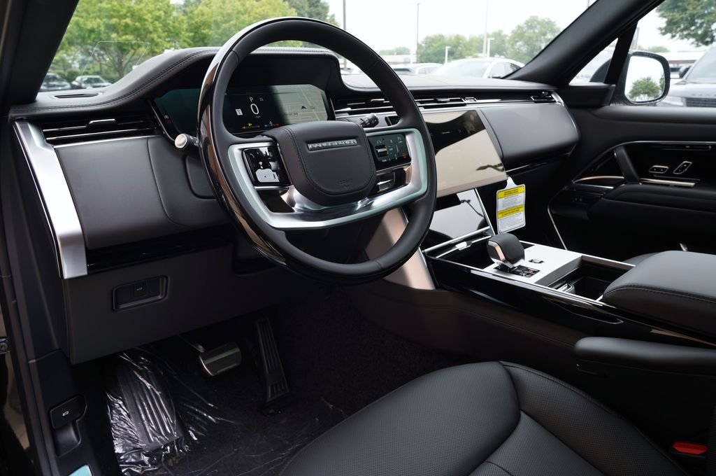 New 2026 Santorini Black Land Rover SE image 14