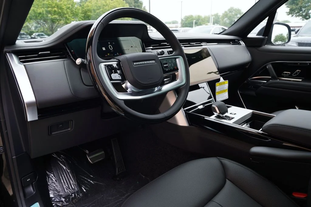 New 2026 Santorini Black Land Rover SE image 14