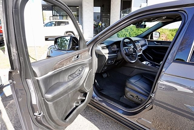 New 2026 Baltic Gray Metallic Clear-Coat Exterior Paint Jeep Limited image 36