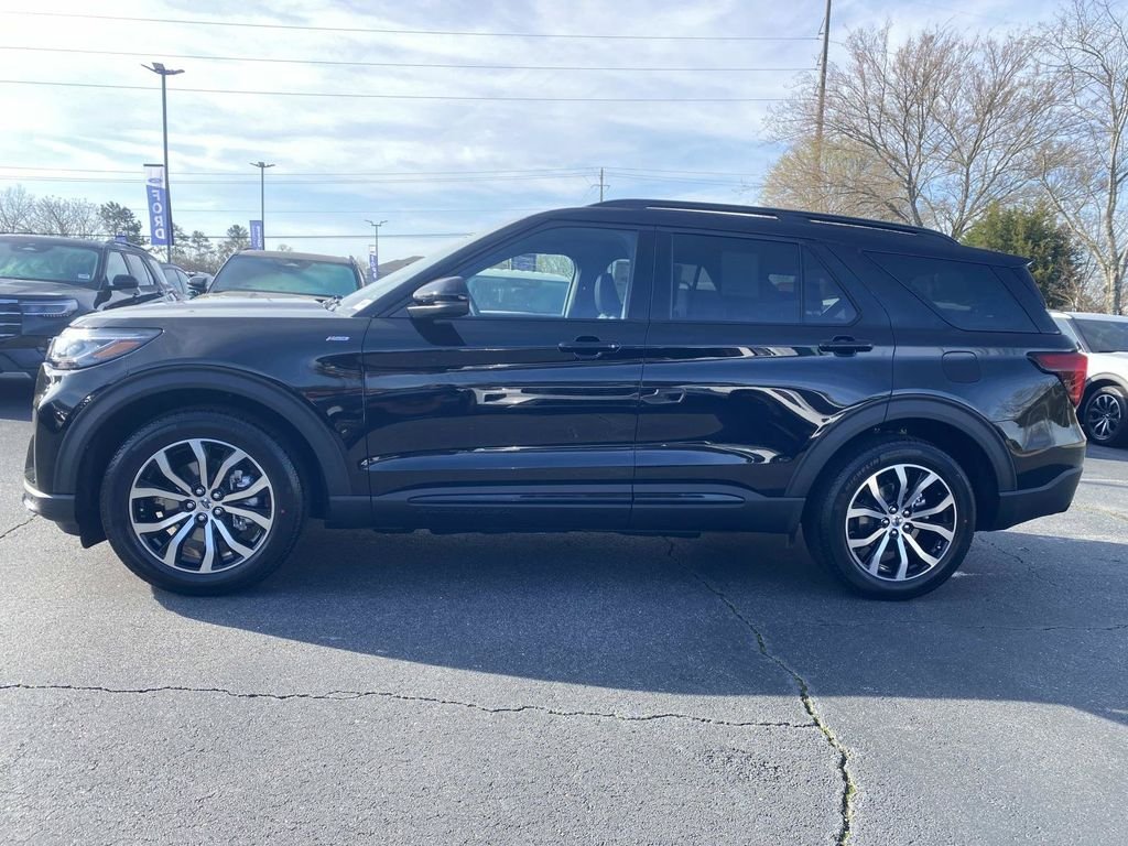 New 2026 Agate Black Metallic Ford ST-Line image 5