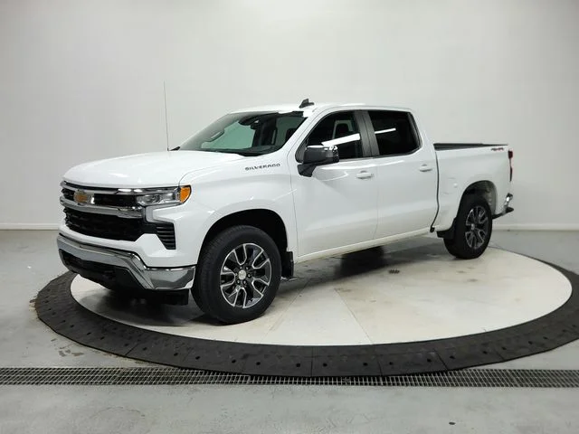 Used 2024 White Chevrolet LT image 4