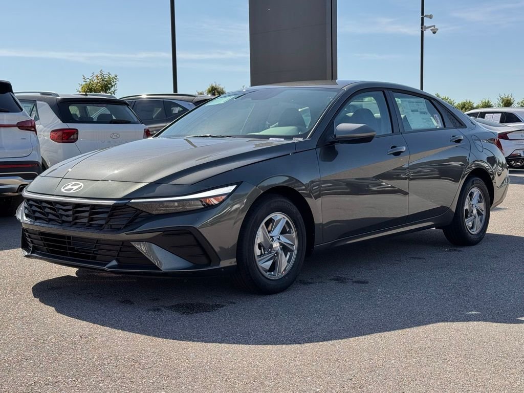 Used 2026 Gray Hyundai SE image 7