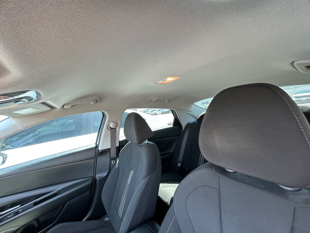 Used 2024 White Hyundai SEL image 25