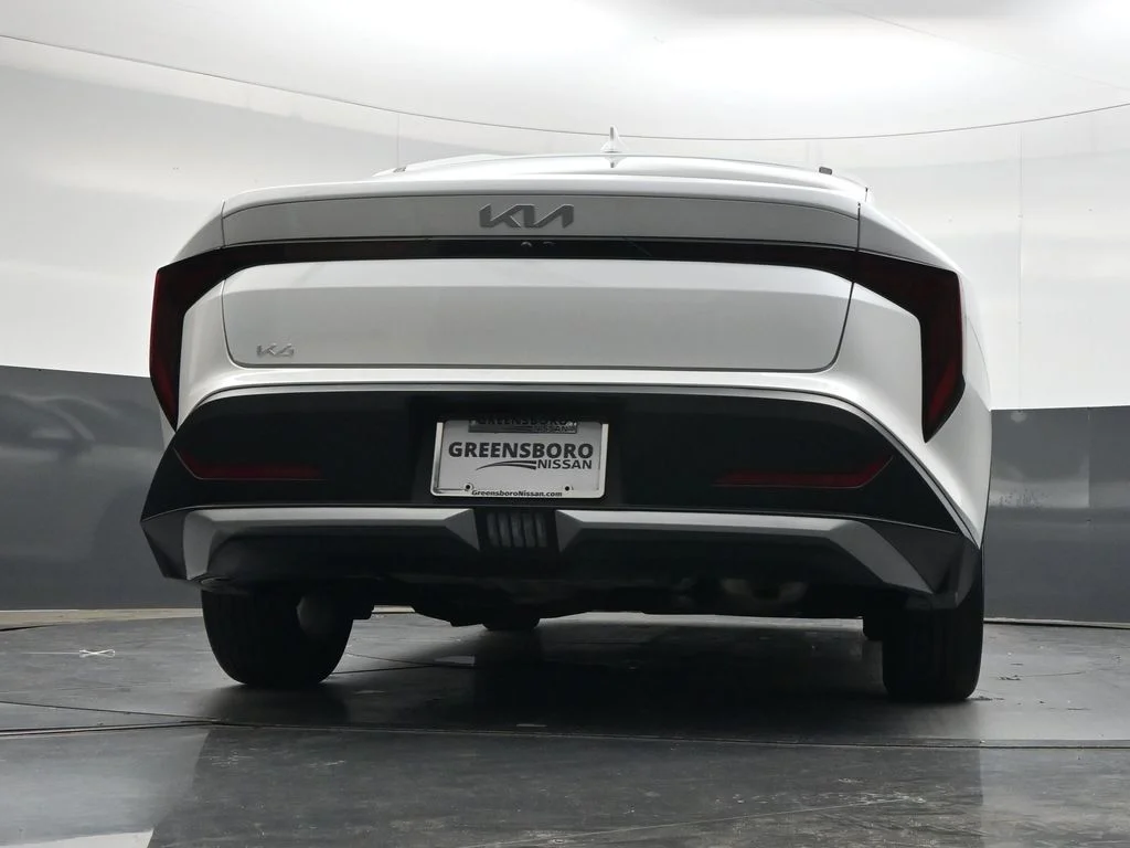 Used 2025 White Kia LXS image 34