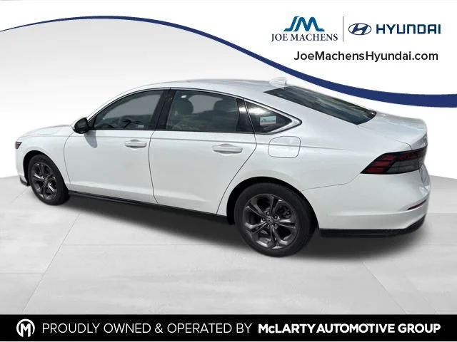 Used 2024 White Honda EX image 8