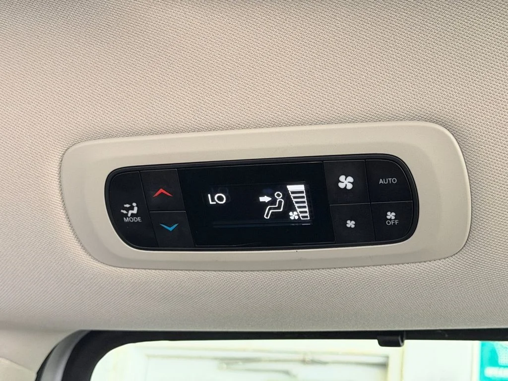 Used 2024 Silver Chrysler Touring L image 22