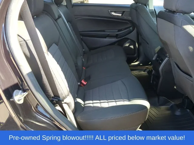 Used 2020 Black Ford SE image 41