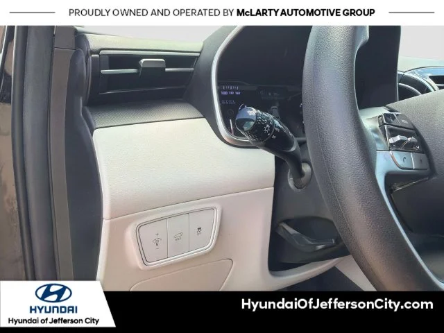 Used 2023 Black Hyundai SEL image 32
