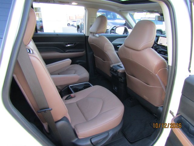 Certified Used 2024 Pearl Toyota Platinum image 26