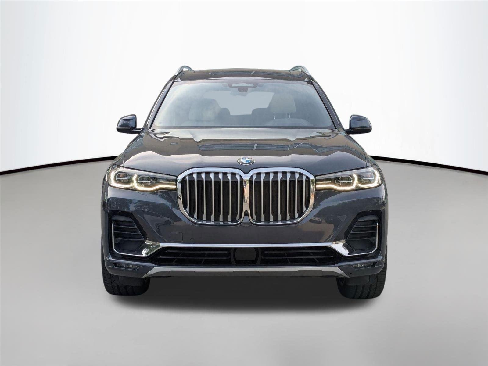 Used 2022 Arctic Grey Metallic BMW xDrive40i image 2
