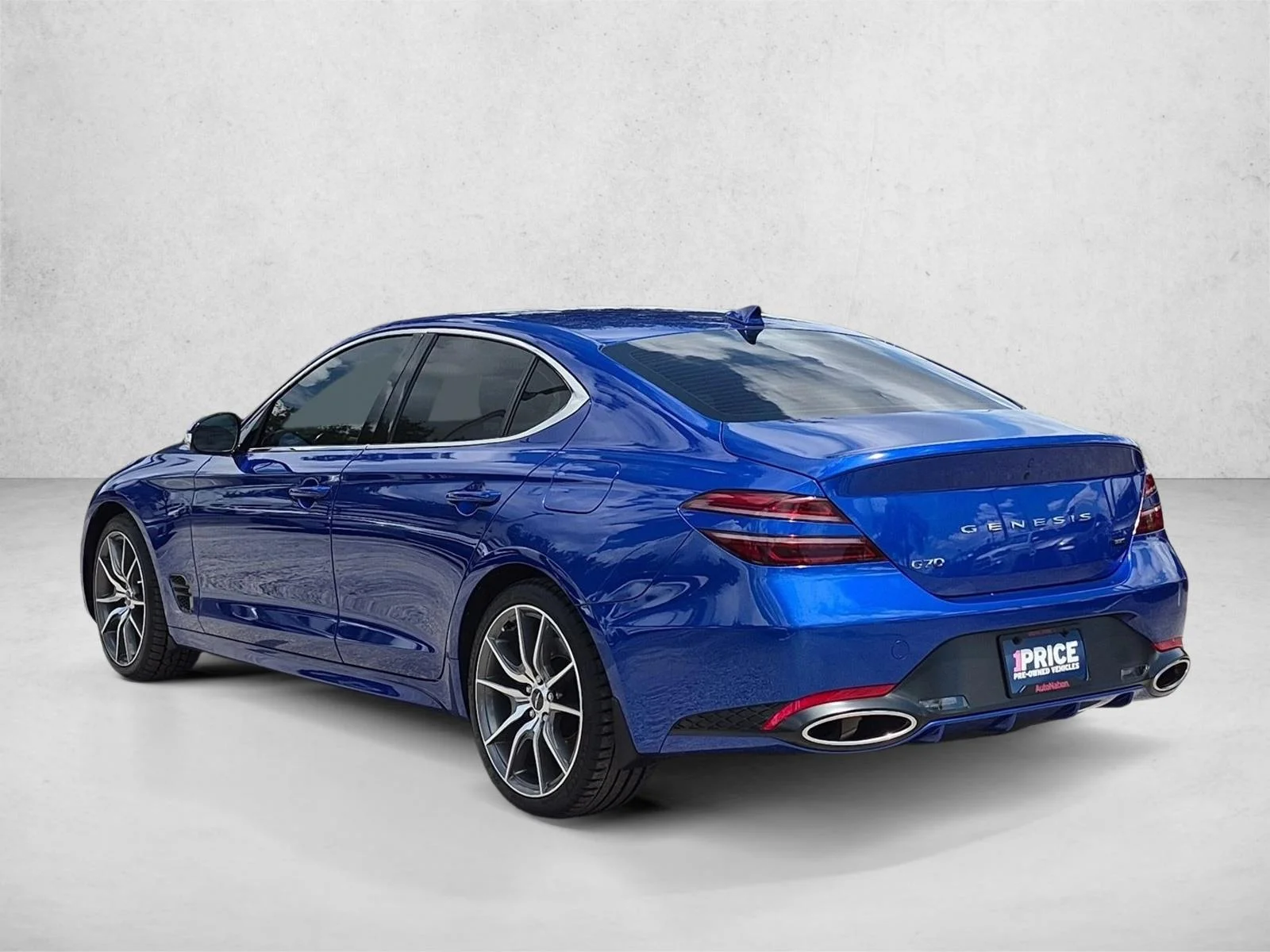 Used 2023 Mallorca Blue Genesis 3.3T image 8
