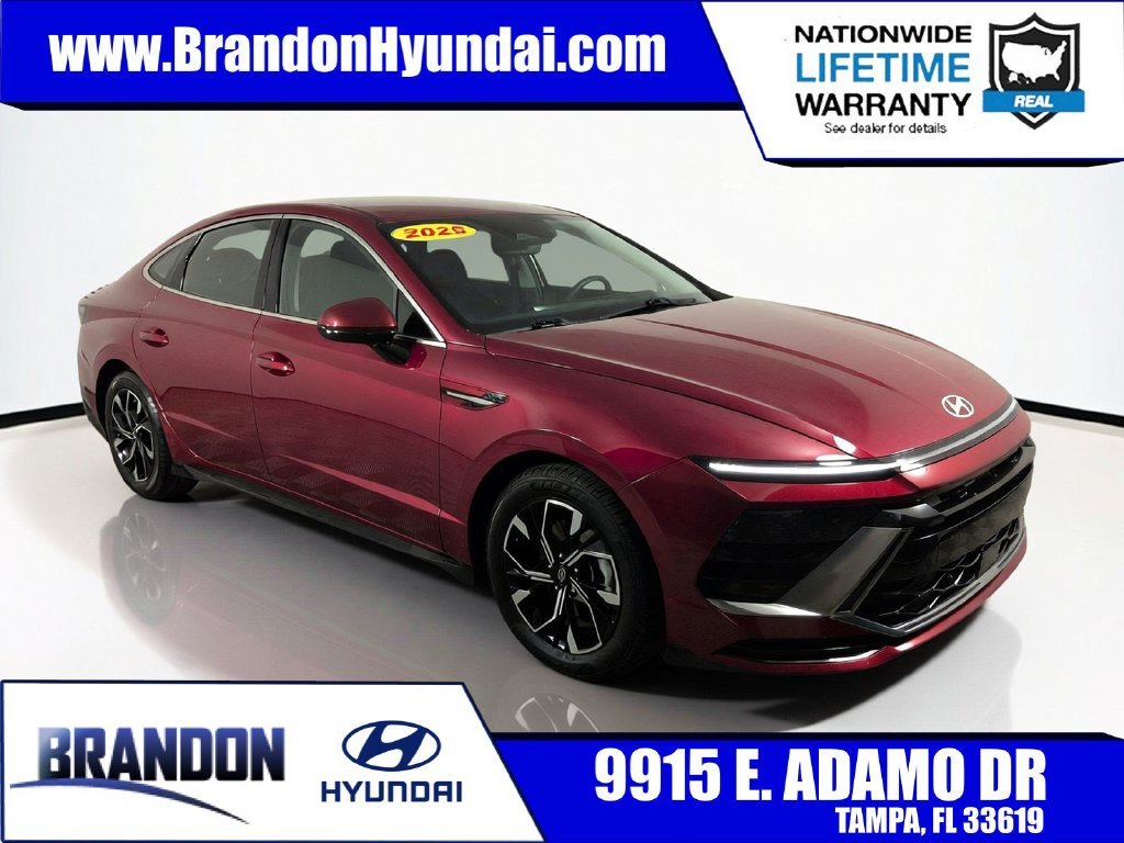 Used 2025 Red Hyundai SEL image 1
