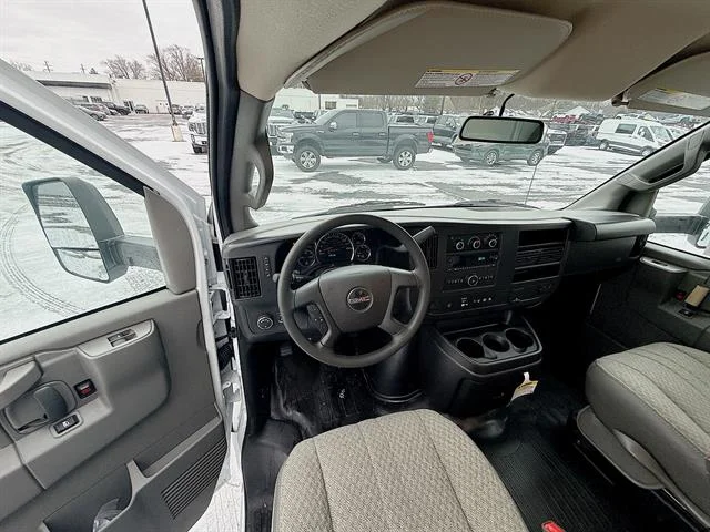 New 2025 Summit White GMC 2WT image 47
