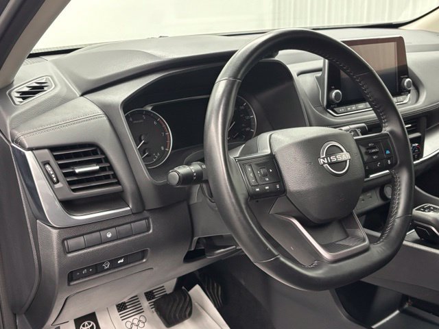 Used 2025 Gray Nissan SV image 19