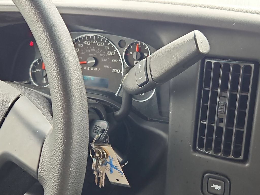 Used 2016 Summit White Chevrolet Work Van image 20