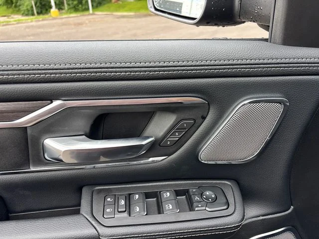 New 2026 Granite Crystal Metallic Clear-Coat Exterior Paint RAM Laramie image 14