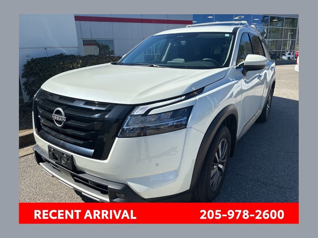 2023 Nissan Pathfinder SL