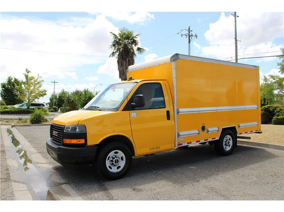 Used 2021 Special Exterior Color GMC Cutaway Van 2D image 7