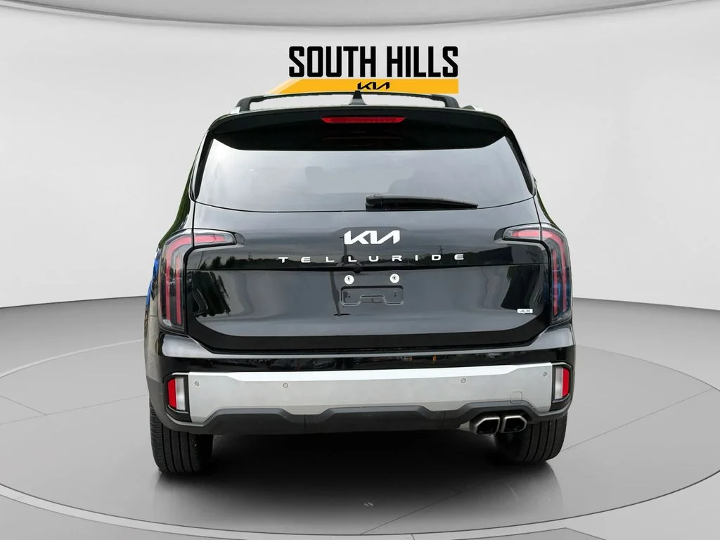 Used 2024 Black Kia EX image 4
