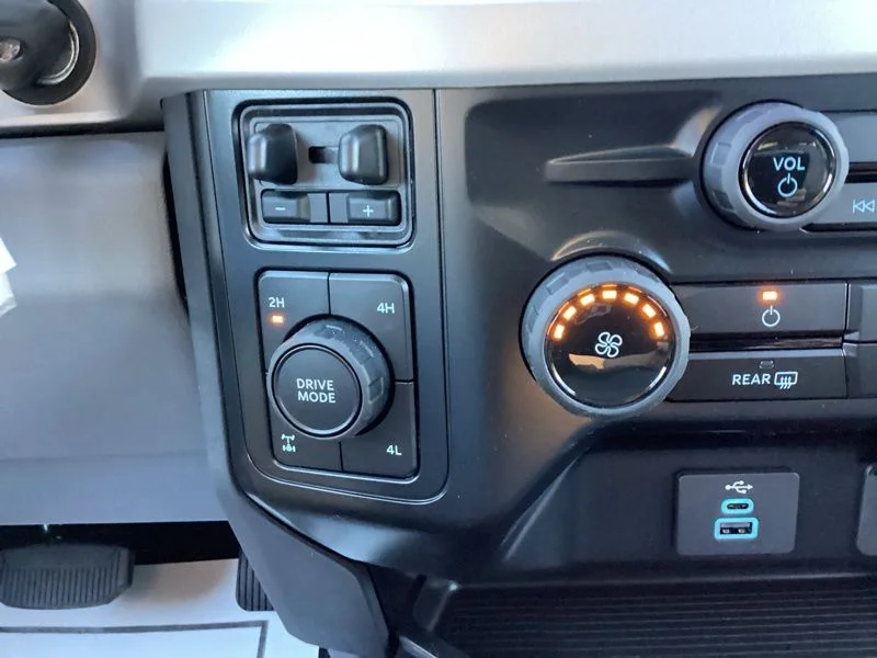 2026 Ford F-350 Super Duty XL - Photo 34