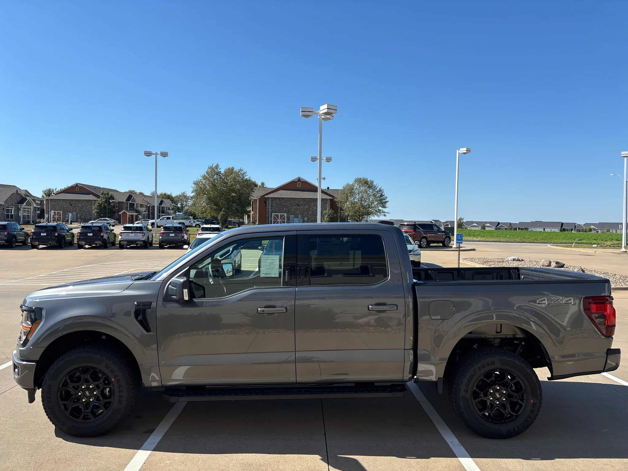 New 2026 Carbonized Gray Metallic Ford XLT image 5