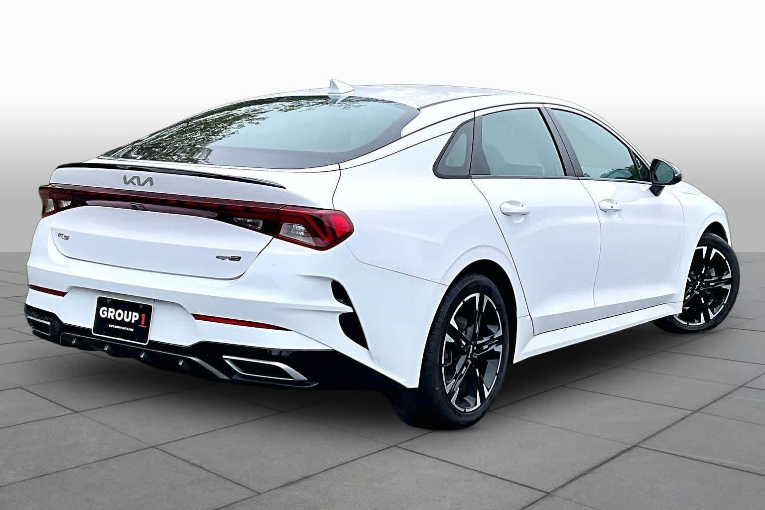 Used 2022 Glacial White Pearl Kia GT-Line image 13