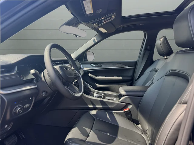 Used 2024 Black Jeep 4xe image 11