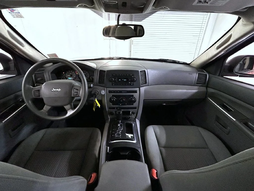 Certified Used 2006 Red Jeep Laredo image 13