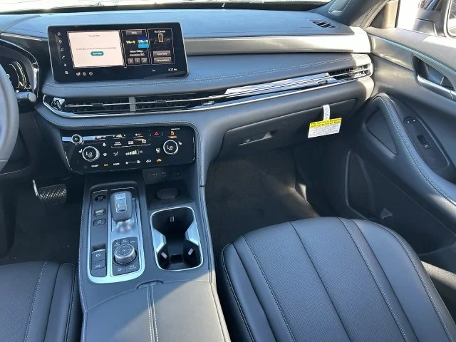 New 2027 BLACK OBSIDIAN INFINITI Luxe AWD image 17
