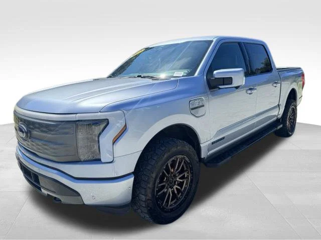 Used 2022 Blue Ford Lariat image 3