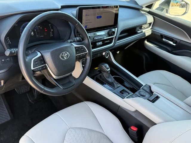 Certified Used 2024 WIND CHILL PEARL Toyota XLE image 11