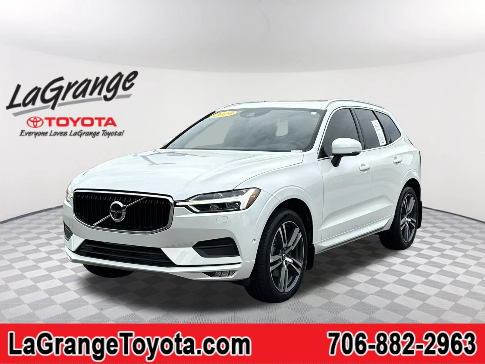 2019 Volvo XC60 T5 Momentum FWD's photo