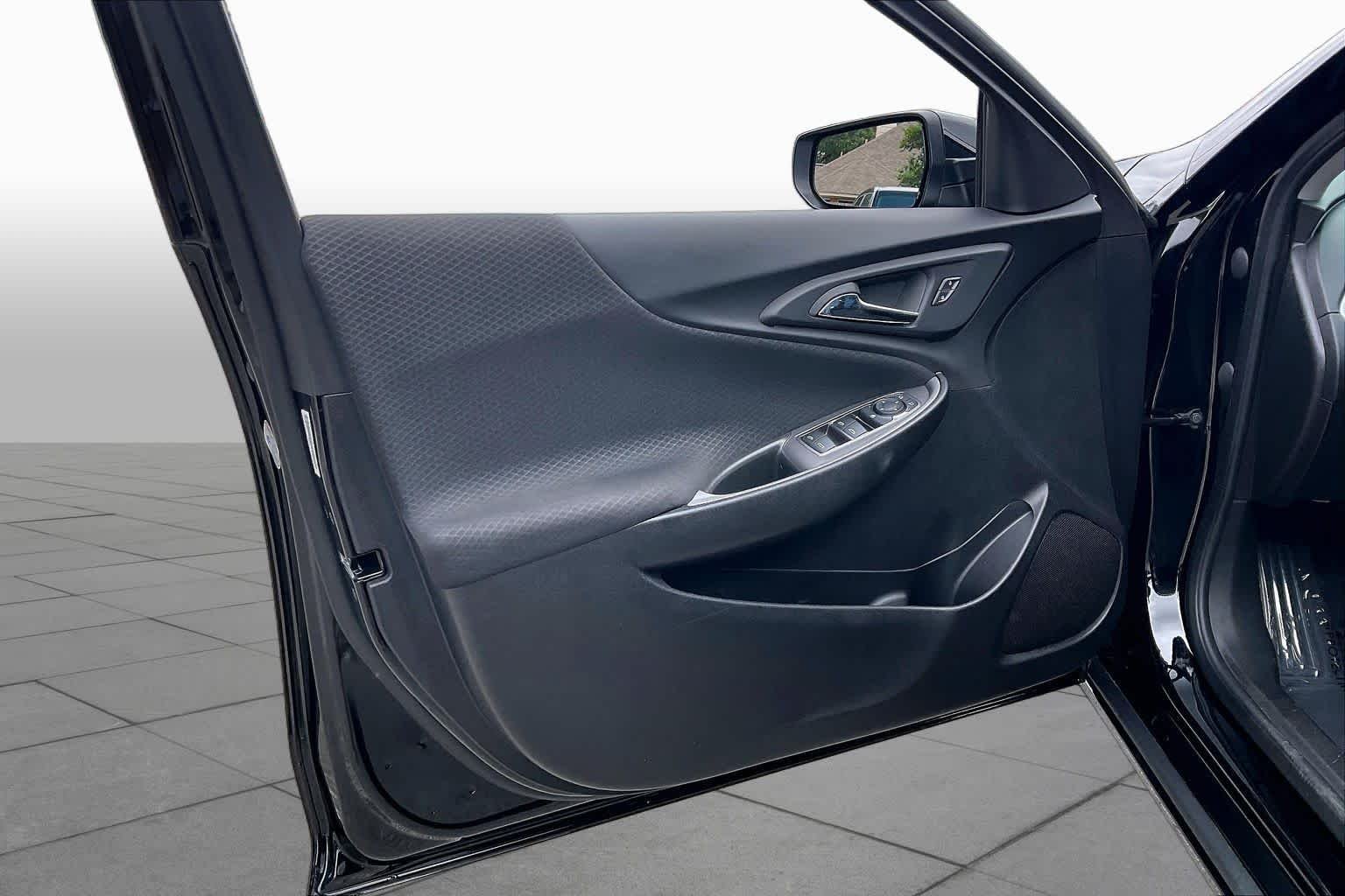 Used 2025 Mosaic Black Metallic Chevrolet RS image 21