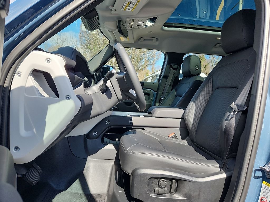 2025 Land Rover Defender S - Photo 13