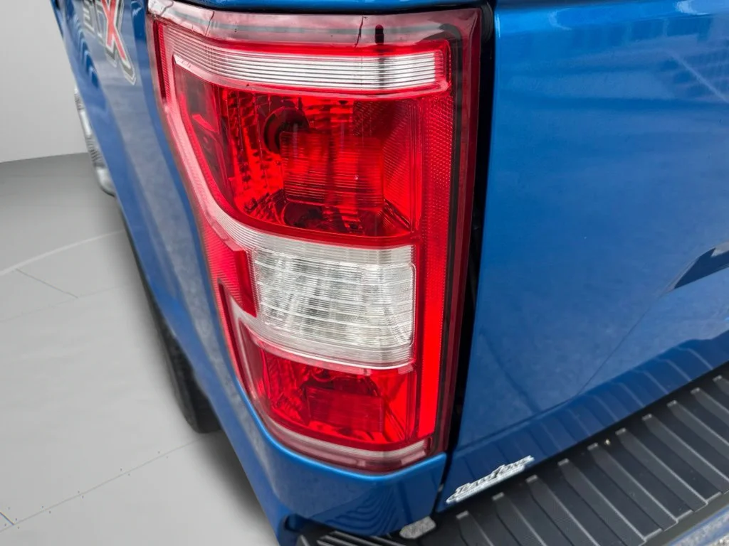 Used 2020 Blue Metallic Ford XL image 43