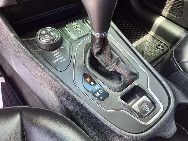Used 2020 Silver Jeep Trailhawk image 30