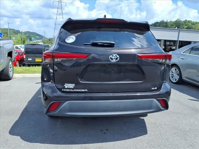 Used 2022 Brown Toyota XLE image 13