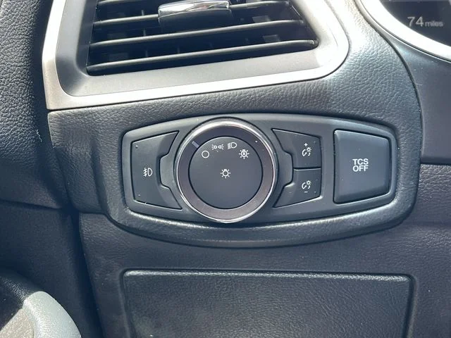 Used 2019 Gray Ford SEL image 17