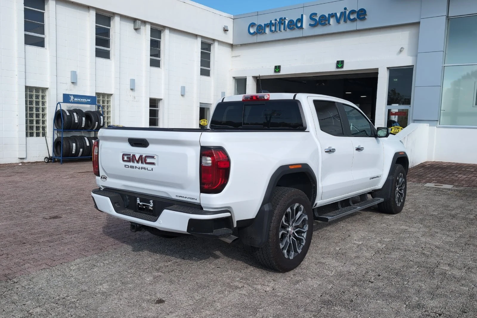 Used 2024 Summit White GMC Denali image 5