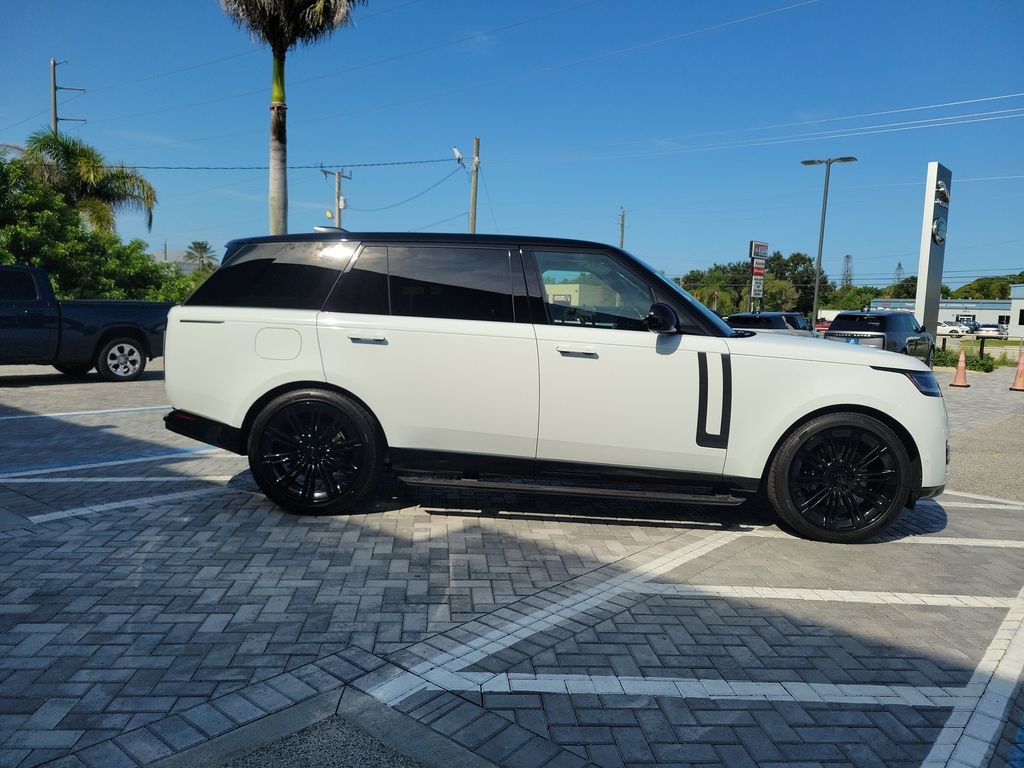New 2026 Fuji White Land Rover SE image 6