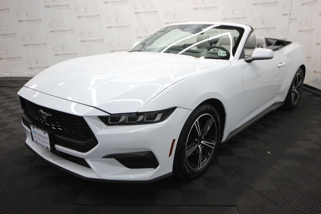 Used 2024 White Ford EcoBoost Premium image 11