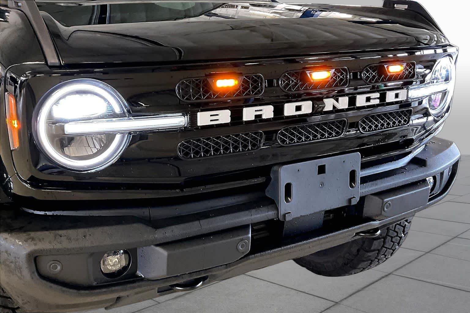 Used 2025 Shadow Black Ford Outer Banks image 27