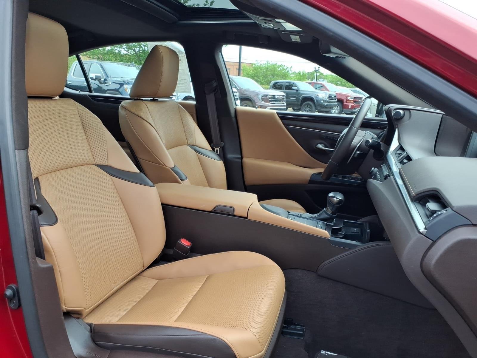 Used 2020 Matador Red Mica Lexus ES 350 image 20