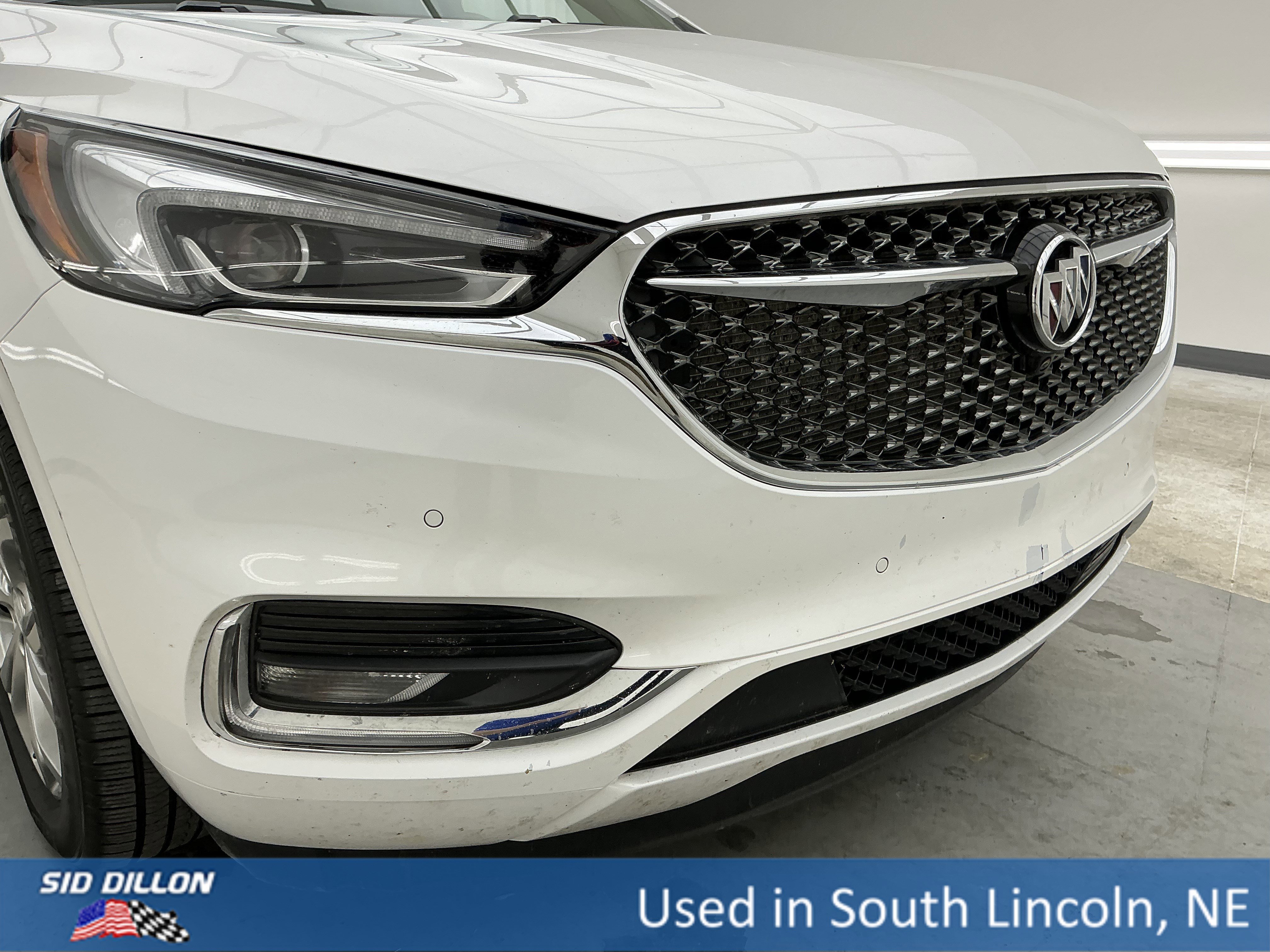 Used 2020 White Frost Tricoat Buick Avenir image 28