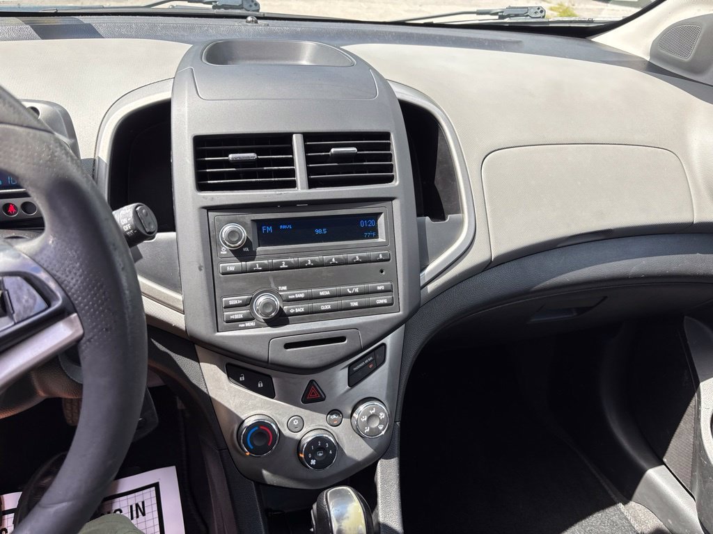 Used 2016 White Chevrolet LS image 19
