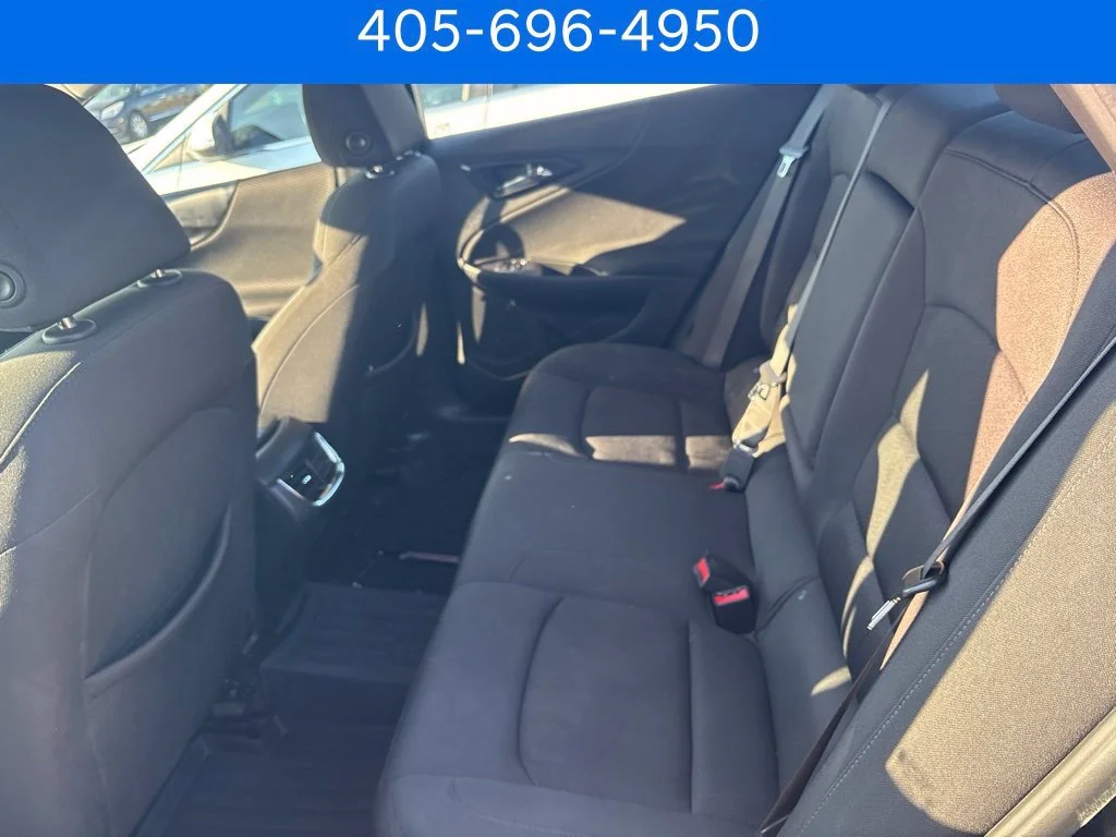 Pre-Owned 2021 Chevrolet Malibu LT