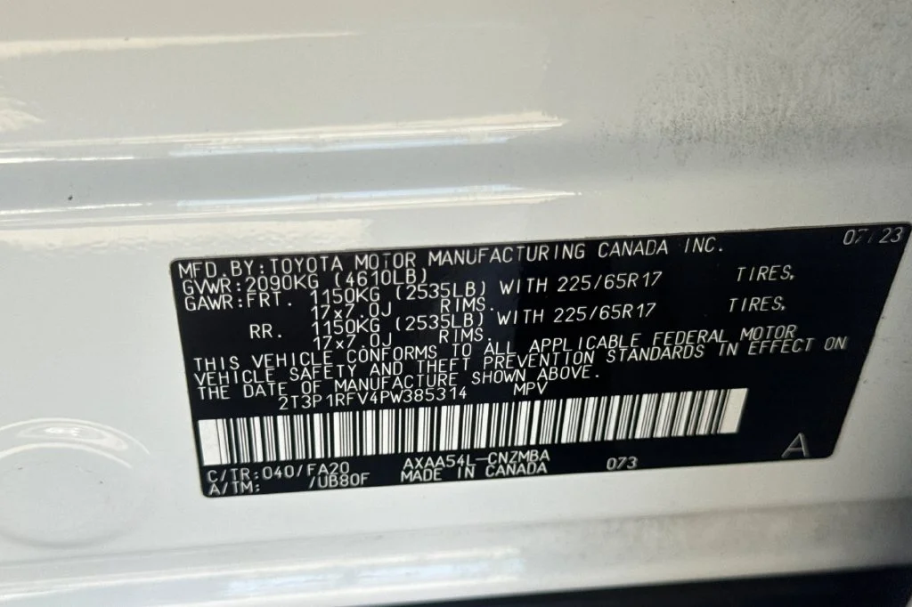 Used 2023 Ice Toyota XLE image 35