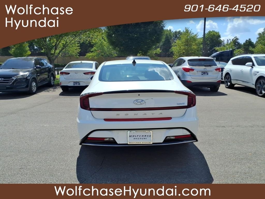 Used 2022 White Hyundai SEL image 4