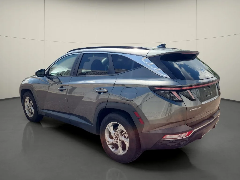 Used 2022 Gray Hyundai SEL image 5